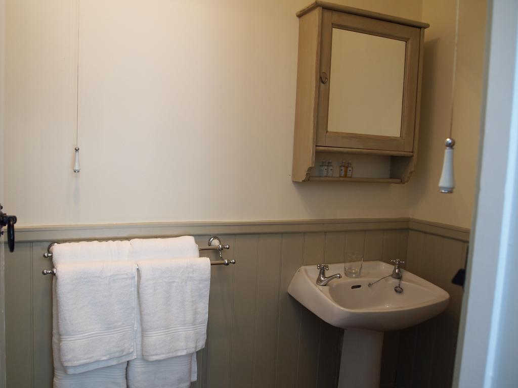 Stanhope Old Hall Bed And Breakfast Oda fotoğraf